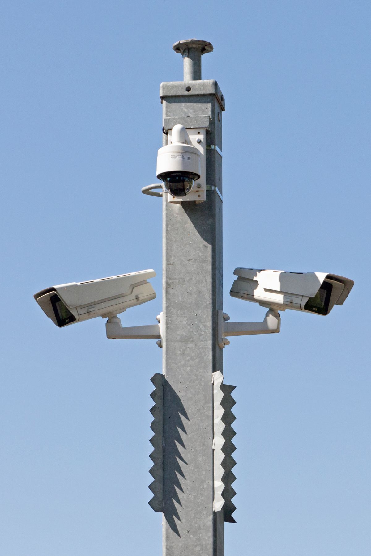 Sistema de cámaras de vigilancia CCTV instalado en exterior